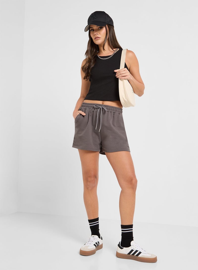 جينجر بيسيكس بلوزة بدون أكمام مضلعة سادة - Image 4